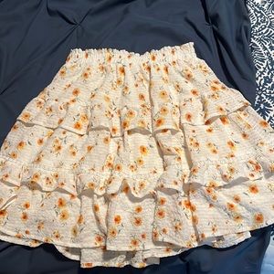 this is a cute/casual skirt perfect for a spring or summer day